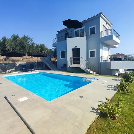 Evilenia Luxury Апартаменты Каламата